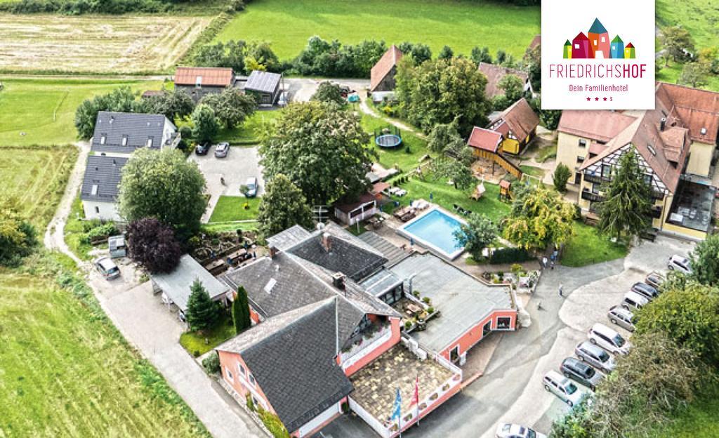 Familienhotel Friedrichshof オーバートルバッハ エクステリア 写真