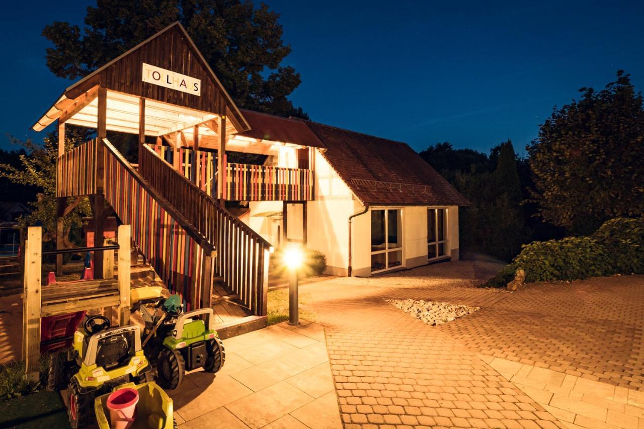Familienhotel Friedrichshof オーバートルバッハ エクステリア 写真